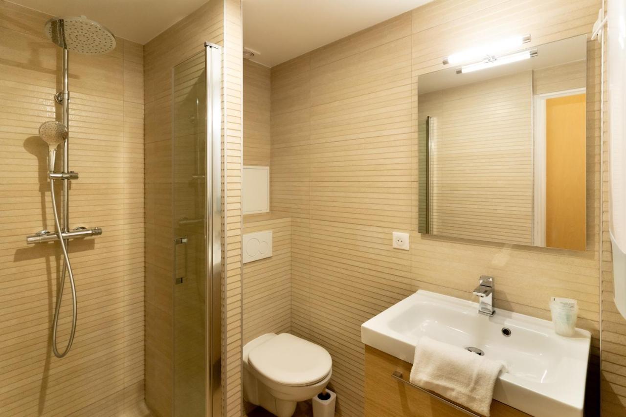 Hotel Capfun Le Saint Germain, باريس المظهر الخارجي الصورة